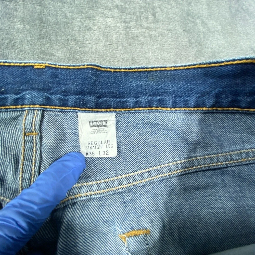 Vintage Levis Jeans Mens 36x32 Blue Straight Leg Denim Pants Y2K 90s USA Red Tag